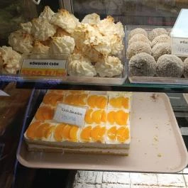 Eliza Pékség Budapest - Étel/ital