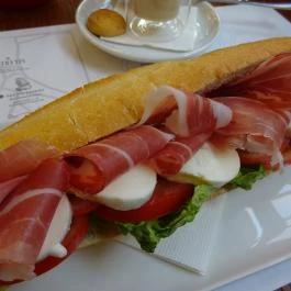 Első Mádi Borház, Mád - Étel/ital