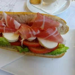 Első Mádi Borház, Mád - Étel/ital