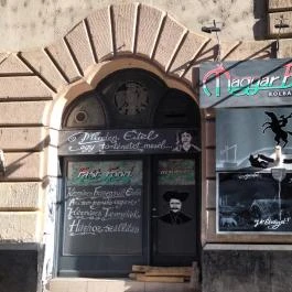 Első Magyar Betyár Kolbászosztó Budapest - Külső kép