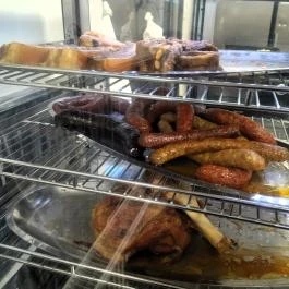 Első Magyar Betyár Kolbászosztó Budapest - Étel/ital