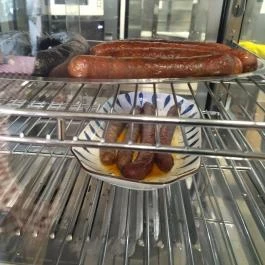 Első Magyar Betyár Kolbászosztó Budapest - Étel/ital