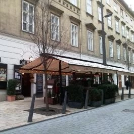 Első Pesti Rétesház Étterem Budapest - Külső kép