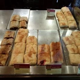 Első Pesti Rétesház Étterem Budapest - Étel/ital