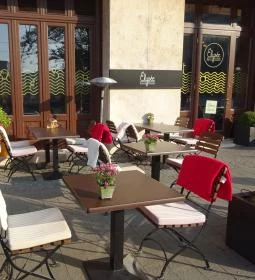 Elysée Bistro & Kávéház