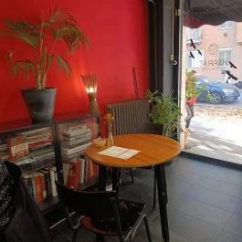 Emmarozs, Szeged - Belső