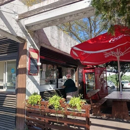 Érd Központi Grillcsirkés, Érd - Külső kép