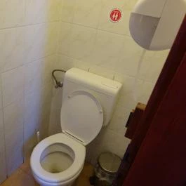 Erzsike Étterem és Cukrászda , Diósd - Mosdó