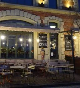 Esetleg Bár & Bisztró - Bálna