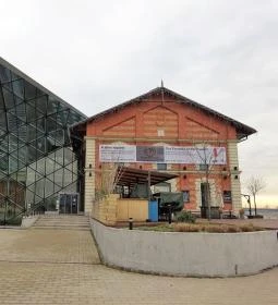 Esetleg Bár & Bisztró - Bálna