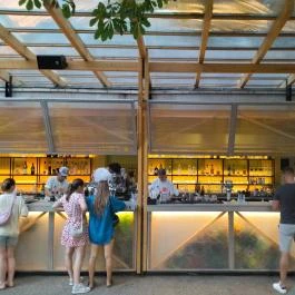 Este11 Budapest - Belső