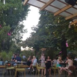 Este11 Budapest - Belső