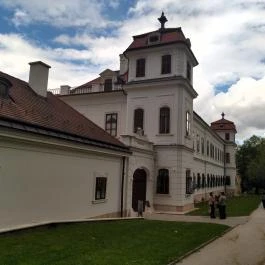 Esterházy-kastély Tata - Külső kép