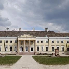 Esterházy-kastély, Csákvár - Külső kép