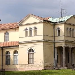 Esterházy-kastély, Csákvár - Külső kép