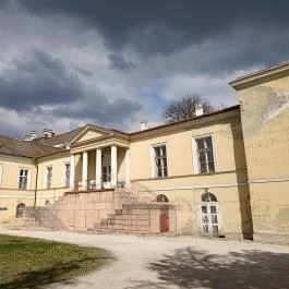 Esterházy-kastély, Csákvár - Külső kép