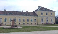 Esterházy-kastély Csákvár - Külső kép