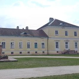 Esterházy-kastély, Csákvár - Külső kép