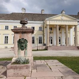 Esterházy-kastély, Csákvár - Külső kép