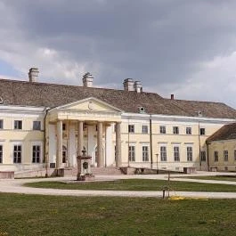 Esterházy-kastély, Csákvár - Külső kép