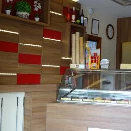 Eszterházy Kávézó és Cukrászda Vác - Belső