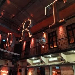 Extra Budapest - Belső