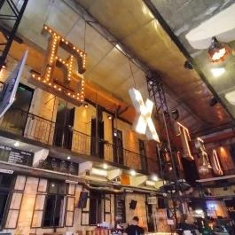 Extra Budapest - Belső