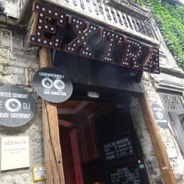 Extra Budapest - Külső kép