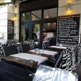 EzAz Étterem & Bistro, Budapest - Külső kép