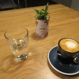 Fabrik Kávézó Budapest - Étel/ital