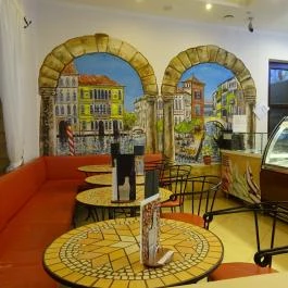 Fagylaltszalon és Cukrászda Mosonmagyaróvár - Belső