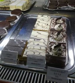 Fagylaltszalon és Cukrászda