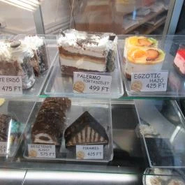 Fahéj Cukrászda & Pékség - Keleti Pályaudvar, Budapest - Étel/ital
