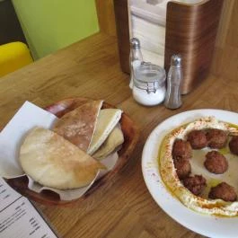 Falafel Bar - Bajcsy-Zsilinszky út Budapest - Étel/ital