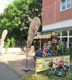 Falánk Zsiráf Cukrászda & Fagyizó