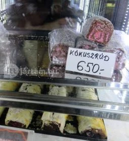 Falánk Zsiráf Cukrászda & Fagyizó