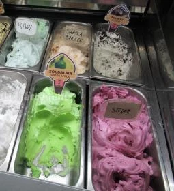 Falánk Zsiráf Cukrászda & Fagyizó