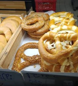 Farkas Vadkovászos Pékség - Lehel Csarnok