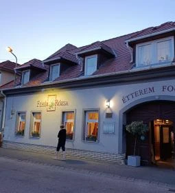 Fehér Rózsa Fogadó étterme