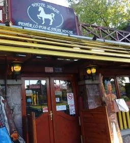 Fehér Ló Pub & Steak House