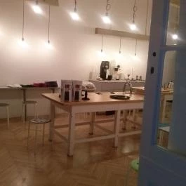 Fekete, Budapest - Belső