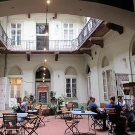 Fekete, Budapest - Egyéb