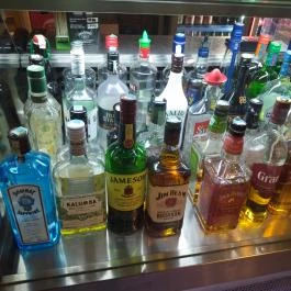 Fekete Delfin Bár & Kávézó Budapest - Étel/ital