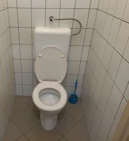 Fekete Delfin Bár & Kávézó