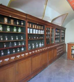 Fekete Szerecseny Patikamúzeum