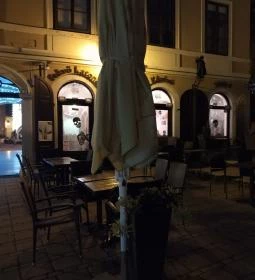 Fekvő Katona Söröző & Kávézó