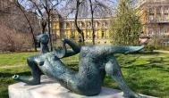 Fekvő nőalak lanttal Budapest - Külső kép
