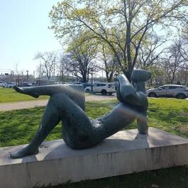 Fekvő nőalak lanttal, Budapest - Egyéb