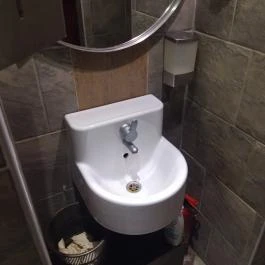 FéLiX Pub n' Merch Budapest - Mosdó