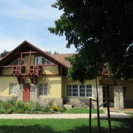 Fenyőharaszt Kastélyszálló, Verseg - Külső kép